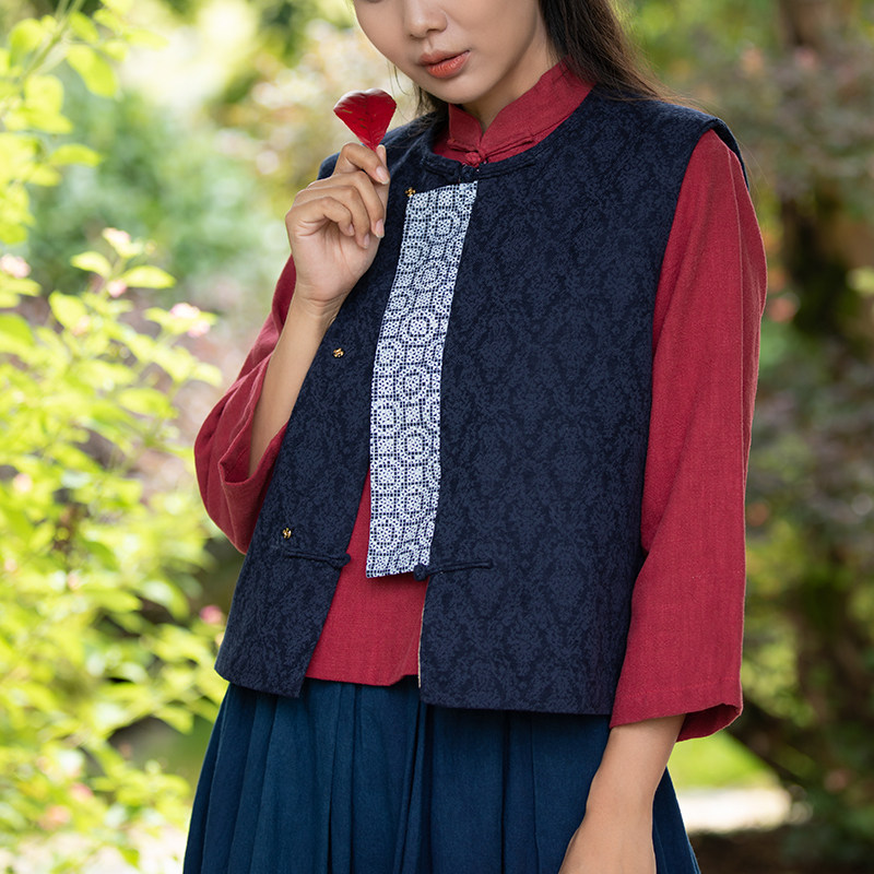 Our native country Wind handmade batik cotton linen jacquard dark grain fabric round neckline splicing Chinese waistcoat Vest Disc Buckle