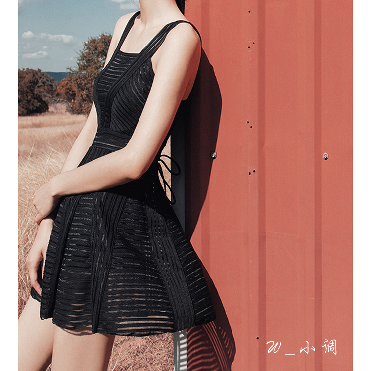 See it at first sight－W minor bikini spa dress conservative thin belly cover small chest gathered bathing suit