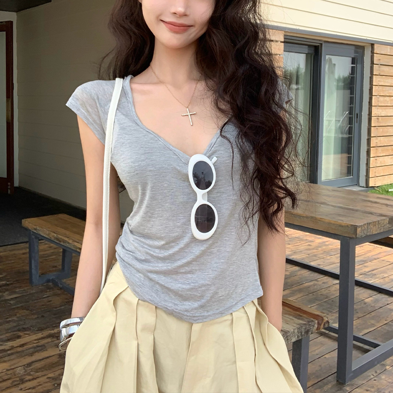 Gray V Neck Ice Silk Mask Short-Sleeved T-Shirt for Women Summer 2026 New Large Neckline Slim Fit High-End Short Top Gray V Neck Ice Silk Mask Short-Sleeved T-Shirt for Women Summer 2026 New Large Neckline Slim Fit High-End Short Top