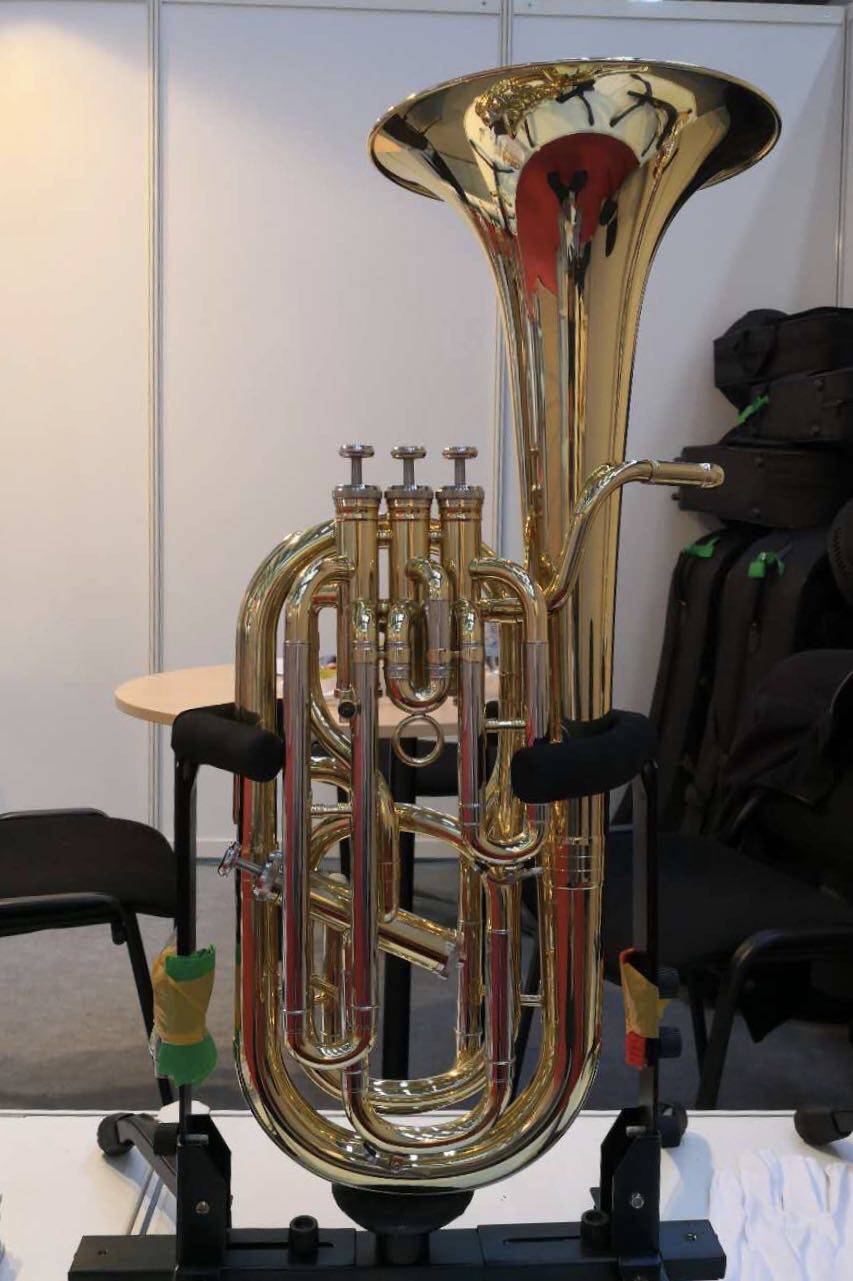 Voton (WHARTON) in the middle of the pitch WTB-600