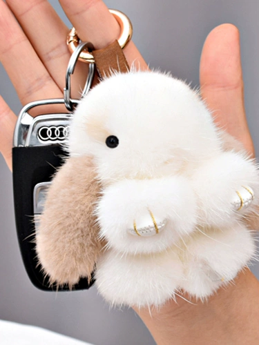 Маленький кролик, кукла, элитная подвеска, ключи от машины, Южная Корея