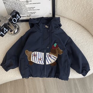 Мальчиков пальто 2025 осенью новый ребенок тенденция корейский моды куртка ветровка маленький корейский собака пальто весна