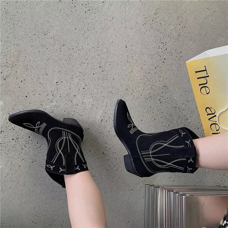 Korean V-mouth western cowboy boots 2022 new spring and autumn single boots retro camel short boots pointed embroidery knight boots