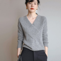 V collar sweater womens 2021 new autumn and winter loose inner lap clothes design feeling small crowdbeating underhand jersey