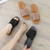 Летние тапочки для матери, нескользящие модные слайдеры, мягкая подошва, для среднего возраста