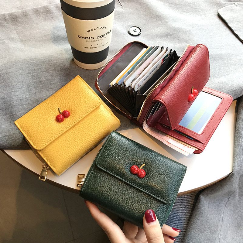 Leather folding small wallet women's short 2020 new fashion large capacity exquisite high-grade card bag one-piece bag tide