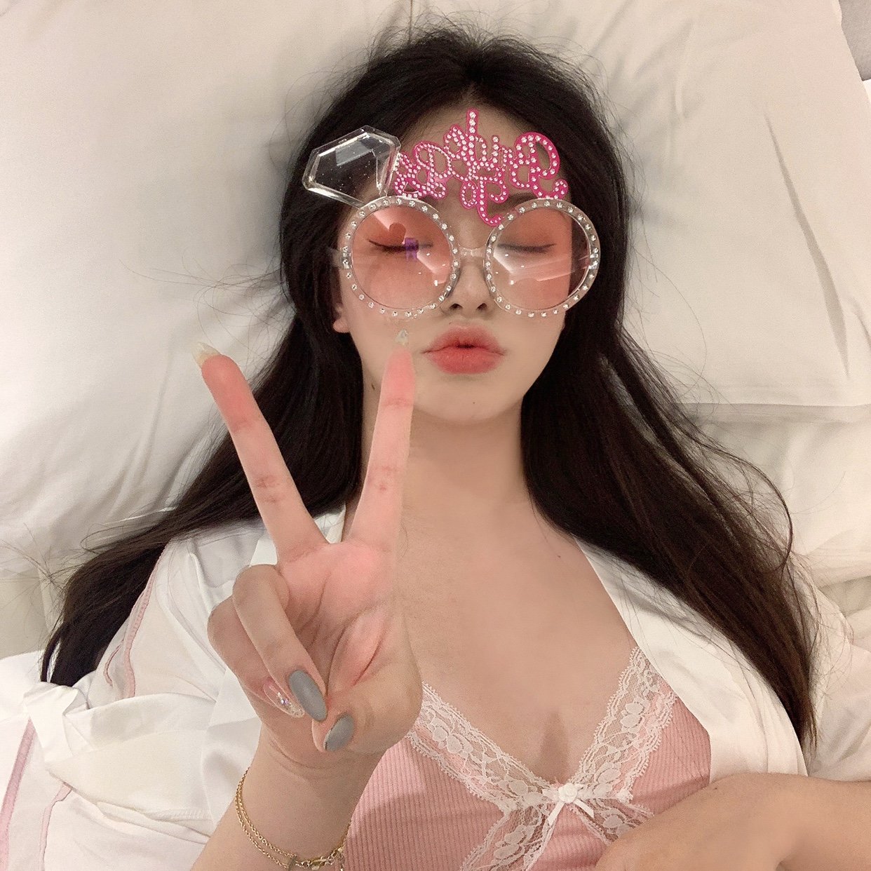 Bailing sauce kiki (Barbie sweetheart) Trampoline Self-shooting props European and American sunglasses Girls feel the sun glasses jelly color