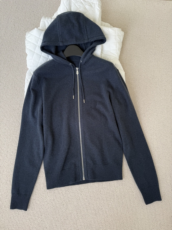 The Standard for Horse Breeders: Classic Dark Blue Hoodie, Leather Inlaid with Small Cashmere Zipper Knit Cardigan for Women The Standard for Horse Breeders: Classic Dark Blue Hoodie, Leather Inlaid with Small Cashmere Zipper Knit Cardigan for Women