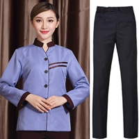 Синий лонгслив, штаны, V-образный вырез