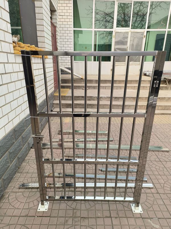 Stainless Steel Guardrail Mesh Door Orchard Fence Door Isolation Protection Simple Door Fence Breeding Outdoor Fence Door Stainless Steel Guardrail Mesh Door Orchard Fence Door Isolation Protection Simple Door Fence Breeding Outdoor Fence Door