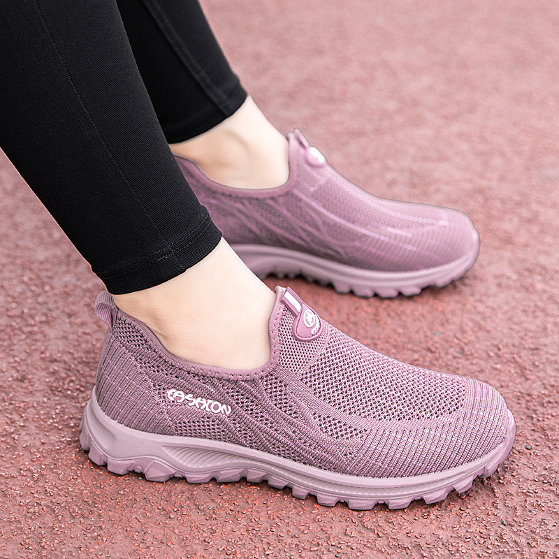 Old Beijing Cloth Shoes for Women, Spring and Summer Style, Wide-Toe Walking Shoes for Mothers, Slip-On Soft-Soled Mesh Casual Sports Shoes for the Elderly
