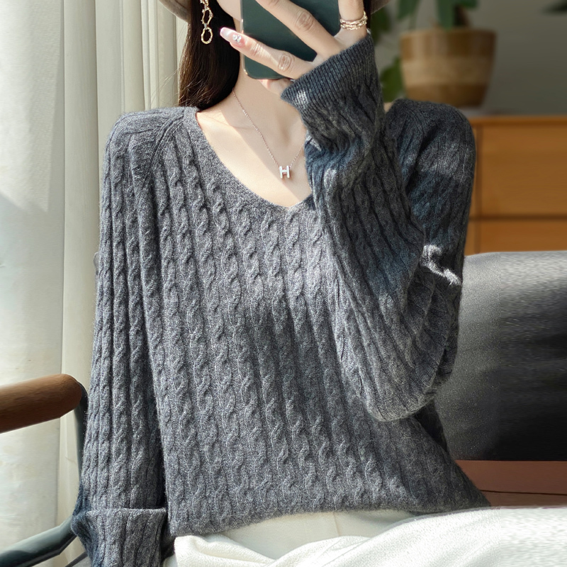 French-Style High-End 100% Pure Wool Vintage Cable Knit Base Shirt for Women 2026 New Long-Sleeve Warm Inner Sweater