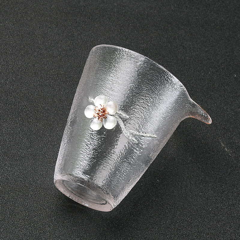 Glass justice cup painted gold frosted eagle beak thickened transparent high hammer pattern high temperature resistant gold edge inlaid tin tea sea tea divider