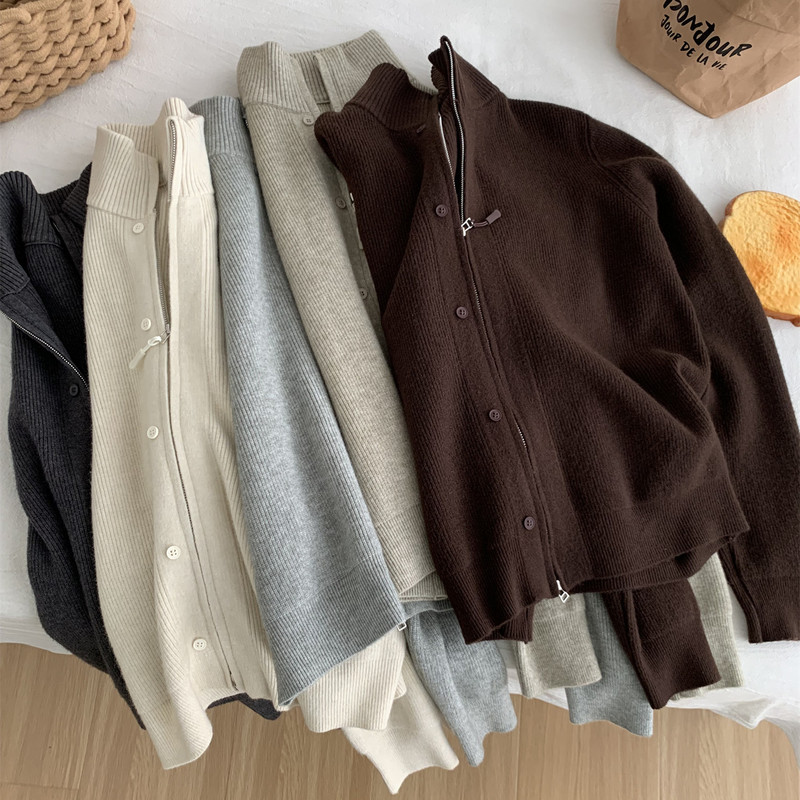 Old Money Style High-Neck Double-Zip Cardigan for Women with Design Buttons and Ribbed Knit, Spring and Autumn Warm Sweater Jacket Old Money Style High-Neck Double-Zip Cardigan for Women with Design Buttons and Ribbed Knit, Spring and Autumn Warm Sweater Jacket