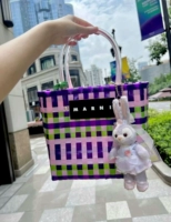 Квадратная фиолетовая