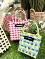 Qingcaoluco небольшого размера Следуйте и собирайте, чтобы получать случайные подвески.