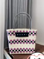 Квадратный фиолетовый