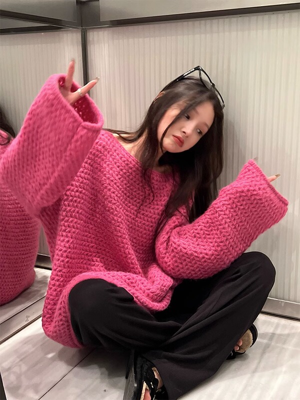Pineapple Pattern Stylish and Gentle Soft Sweater with a Loose, Lazy, Slimming, and Collar-Baring Design for Women in Autumn and Winter Pineapple Pattern Stylish and Gentle Soft Sweater with a Loose, Lazy, Slimming, and Collar-Baring Design for Women in Autumn and Winter
