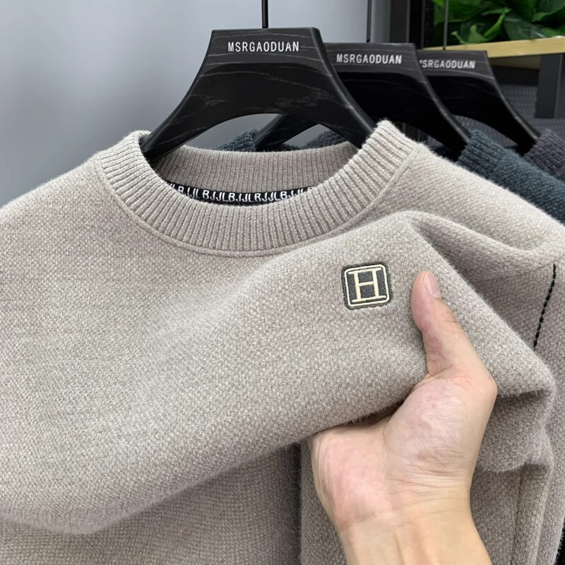 Round Neck One-Piece Fleece Sweater for Men, New Autumn and Winter Casual Loose Fit, Thickened Chenille Warm Embroidered Base Shirt