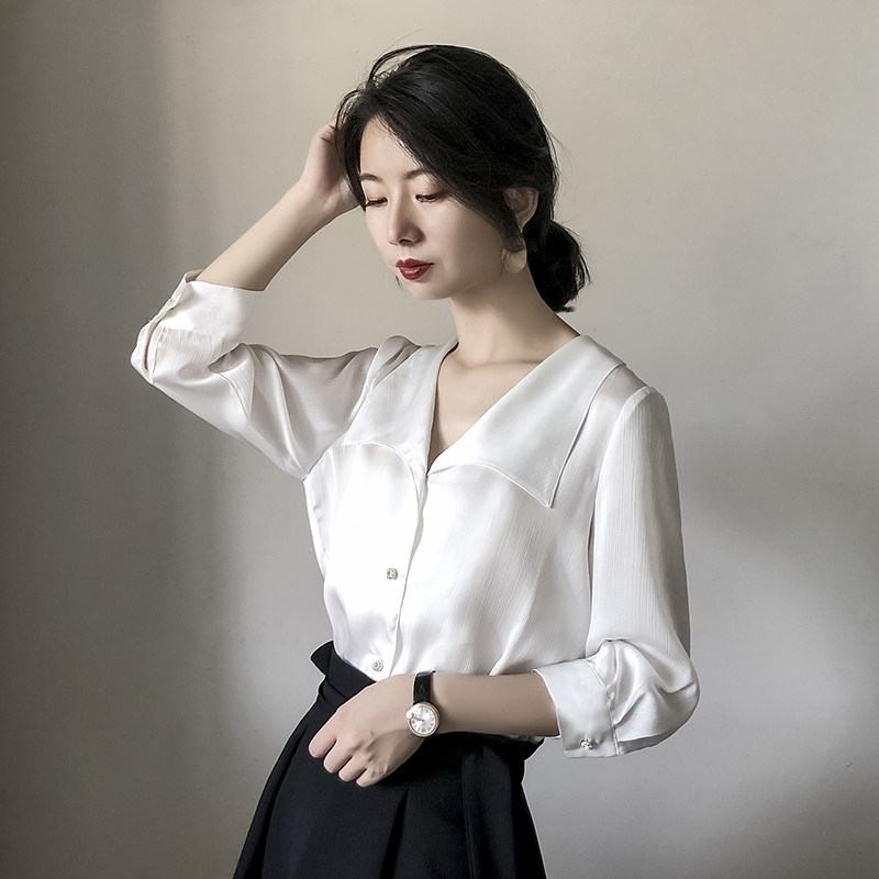 Snowspun White Shirt Woman Design Sensation 2022 Summer Ladies V collar blouses THIN FOREIGN FASHION SHIRTS