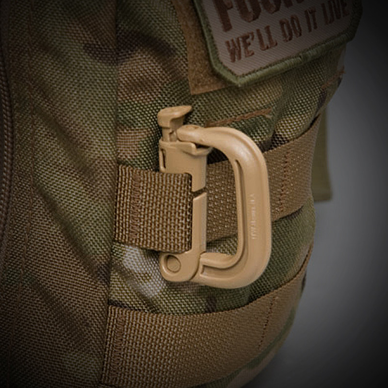 Outdoor multifunction climbing buckle ring key button small D buckle Shoulder Bag Vest Hanging Buckle Plastic Hanging Buckle