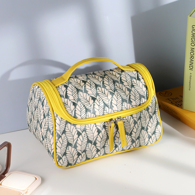 Makeup Bag Women Portable Ins Wind Super Fire Water Resistant Skin Care Products Cosmetics Containing Bag Makeup Bag Travel Wash Toiletries