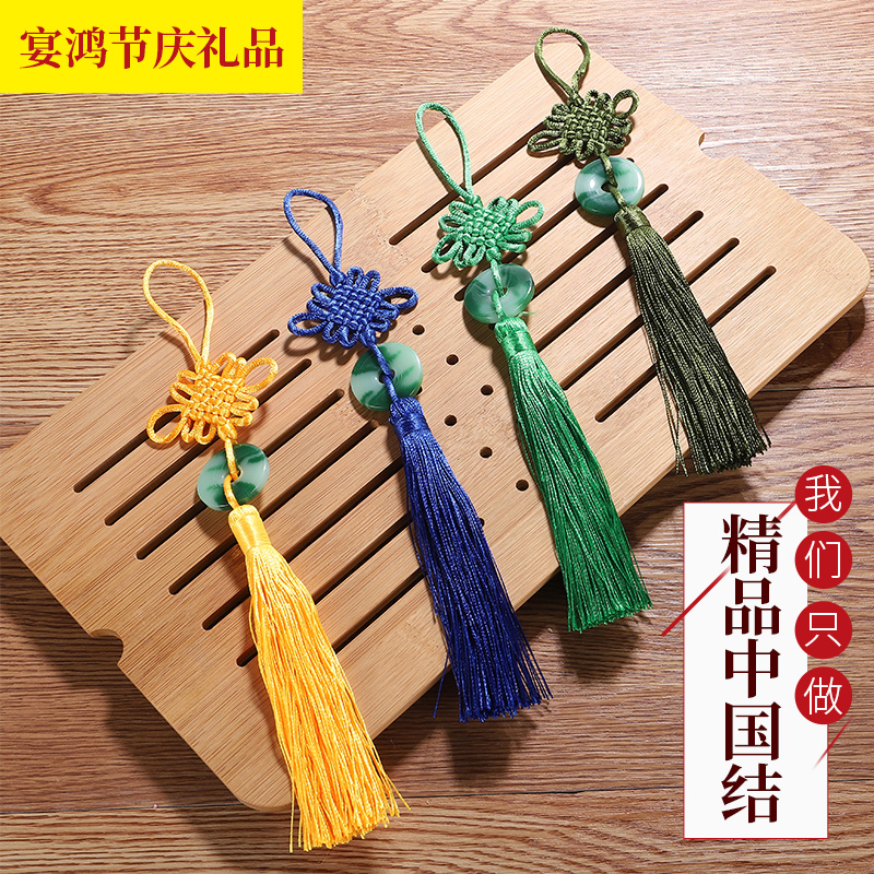 China's imitation emerald jade small pendant door decorated with old outer gift red rich and expensive and safe to spread the goods