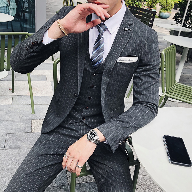 Men's suit suit Three sets of stripes Young Korean version of a professional suit New groom wedding gown Inlenwind