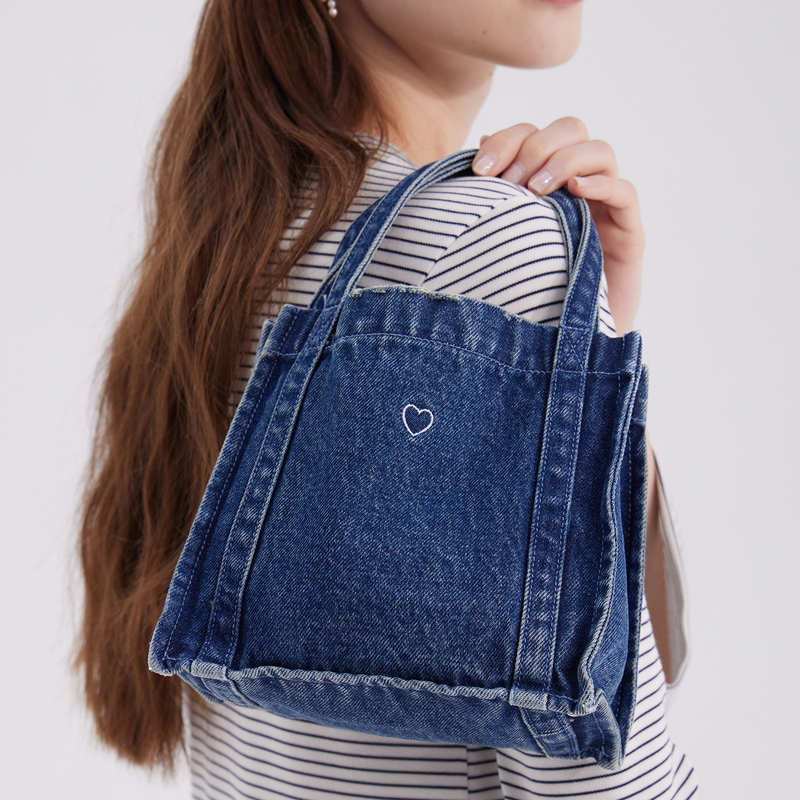 Qingling90's Retro American-Style Denim Fun Heart-Shaped Embroidered Distressed Square Mini Handbag Qingling90's Retro American-Style Denim Fun Heart-Shaped Embroidered Distressed Square Mini Handbag