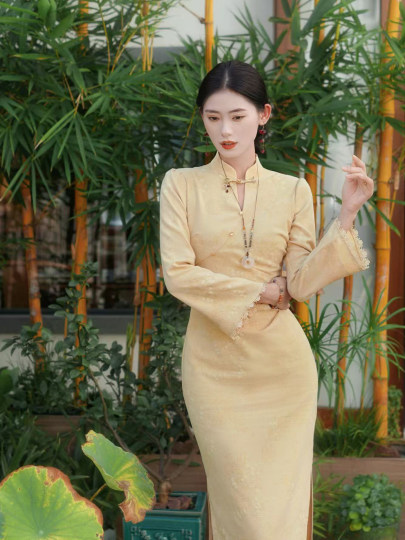 Lingqian Ziheluchu' New Chinese-Style Jacquard Improved Cheongsam Dress for Women, Autumn and Winter, Stunning Stand-Up Collar, Long Sleeves, Waist-Cinching Dress