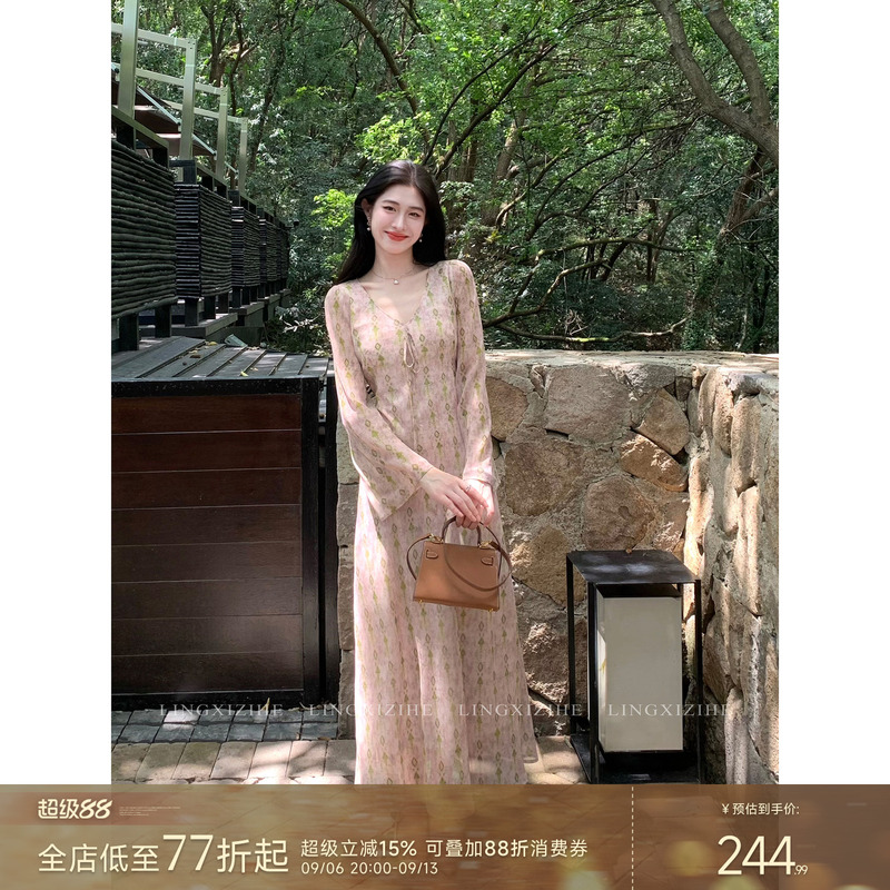 Lingqian Ziheshan Tea Estate Notes'French Floral Bell Sleeve Dress for Women Early Autumn Long Sleeve V-Neck Waist-Cinching Long Dress'