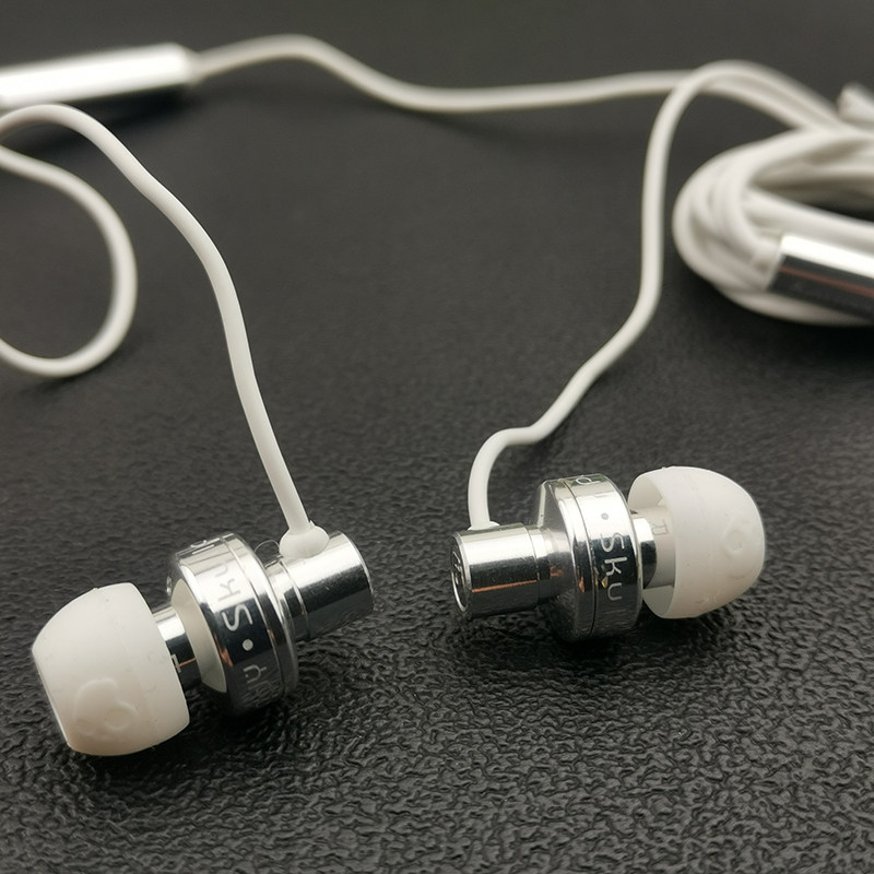 American Skull Tide brand FMJ in-ear headphones wired with wheat European and American metal music style bass sound quality