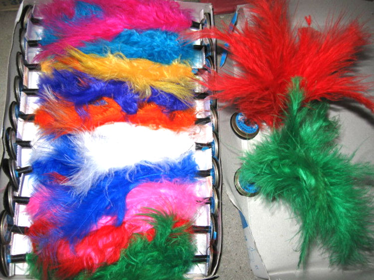 Học sinh tiểu học lông bọ cạp feather lông gà màu 毽 hoa mẫu giáo 毽 毽 毽 毽 毽 玩具 đồ chơi - Các môn thể thao cầu lông / Diabolo / dân gian cầu đá lông gà