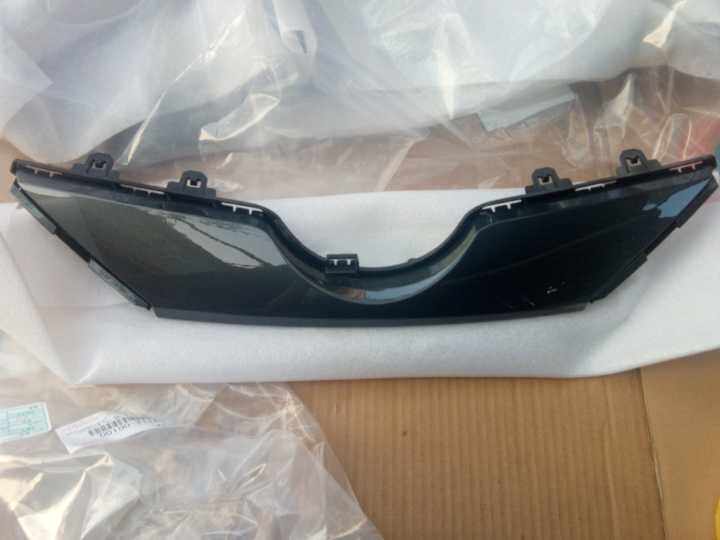 Apply 16 17 Letter to Henneung Net Lower plaque to the Conspicuous Front Bar Trim of the Mesh Trim Strip Grille Upper