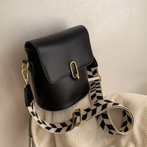 Advanced Sensation Pouch Pack Woman 2022 New wave Leisure Broadband Fashion Single Shoulder Bag Korean version Brief Inclined Satchel Bag