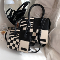 Spring Ocean Gas Collision Color Plaid bag Girl 2022 new 100 lap texture Hand small square bag ultra-fire inclined satchel bag