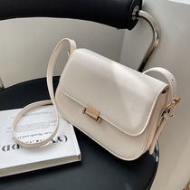 ins superfire fashion texture small bag women 2022 spring new foreign air armpit small square bag 100 hitch satchel