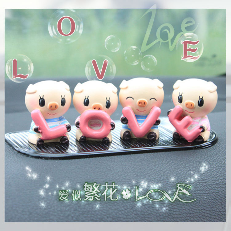 Car decoration Car interior car jewelry decoration Cute LOVE pig creative car decoration Interior decoration
