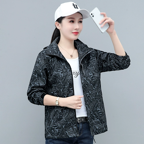 Весенняя демисезонная тонкая куртка для матери, большой размер, для среднего возраста, подходит для подростков, коллекция 2022