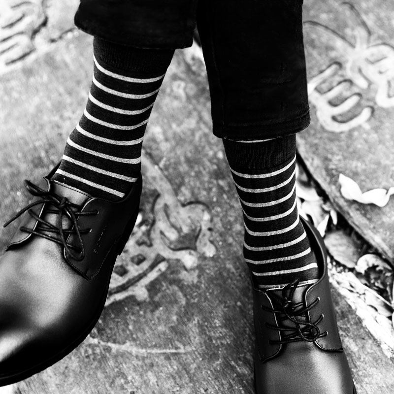 Shu Run mercerized cotton deodorant socks men's striped cotton socks black and white stripes antibacterial black and white leather shoes business middle tube