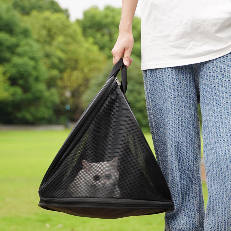 Portable cat bag going out portable triangular lightweight portable cat breathable folding pet bag dog bag injection sterilization bag