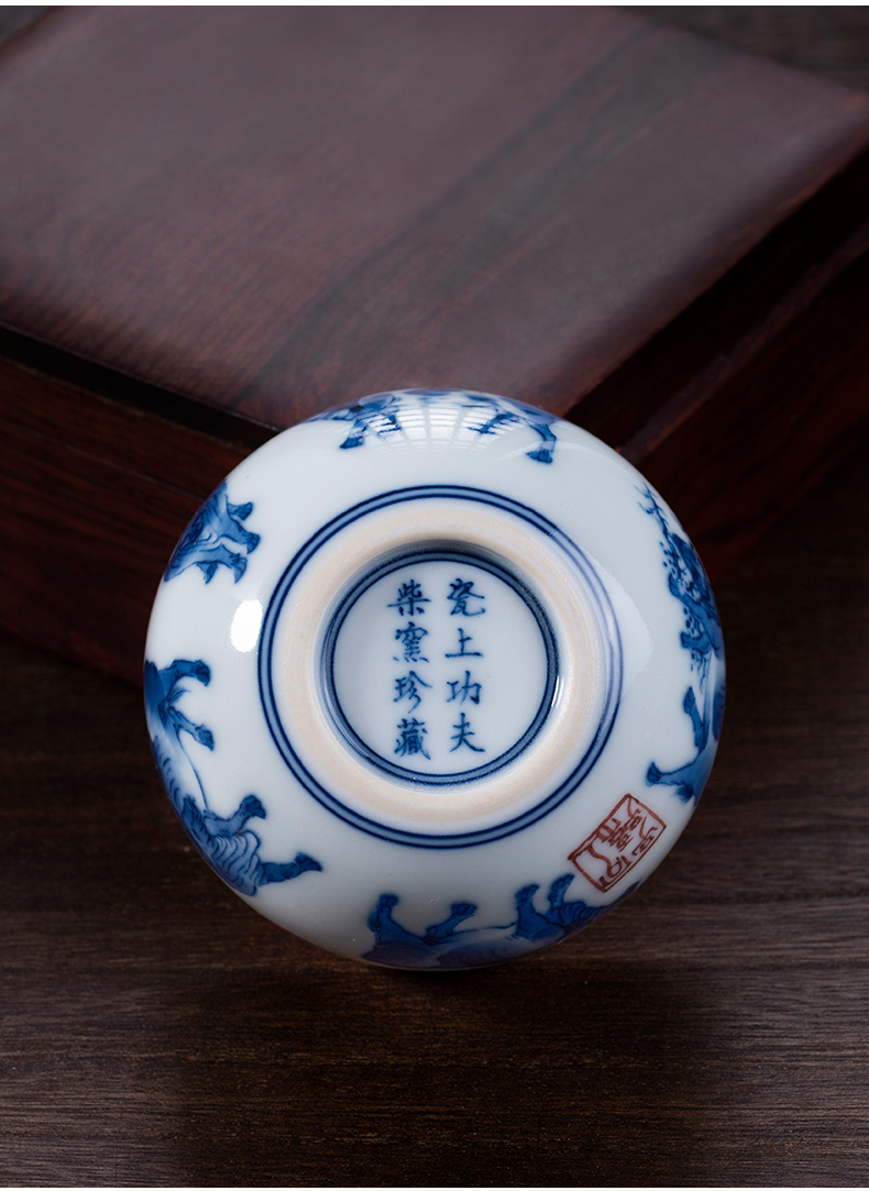 Blue and white porcelain on kung fu maintain five NiuTu pure hand - made master cup single cup sample tea cup of jingdezhen tea service by hand