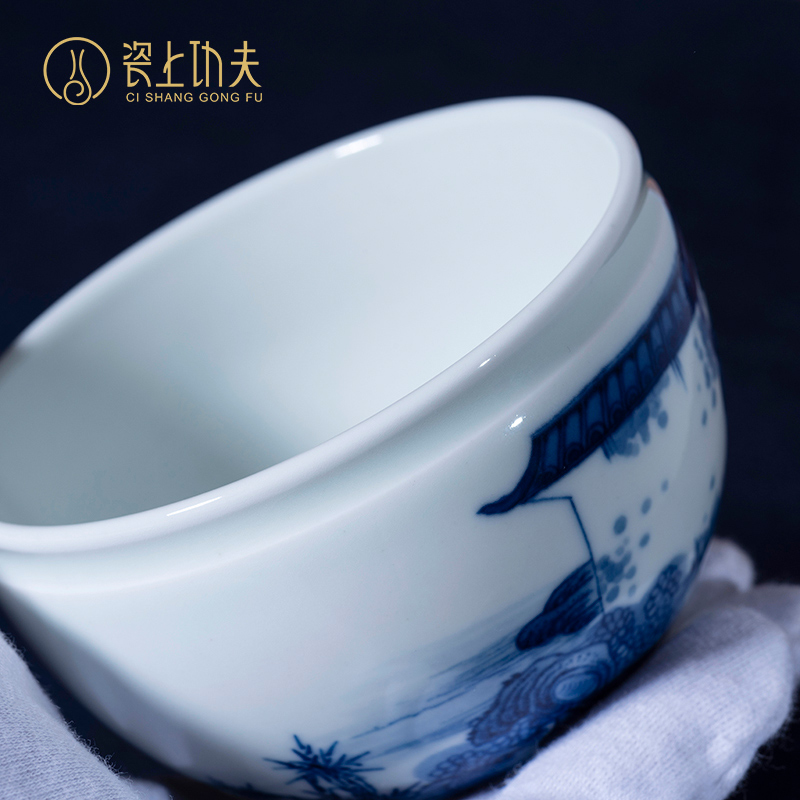 Jingdezhen blue and white hand - made ceramic kung fu tea cups the lad master cup single cup sample tea cup manual small bowl