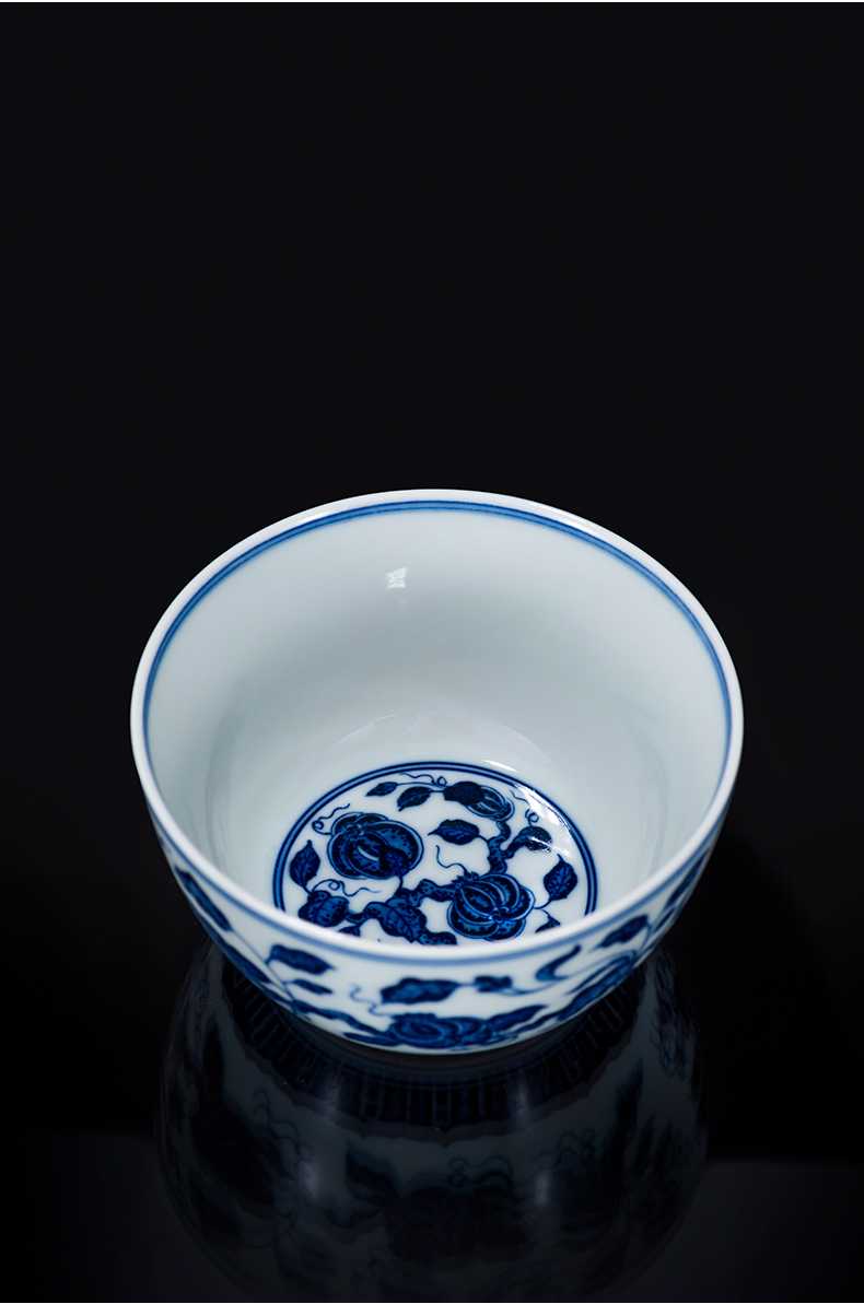 Jingdezhen maintain tea kungfu tea cup pure manual crane, grain sample tea cup large master of blue and white porcelain cup