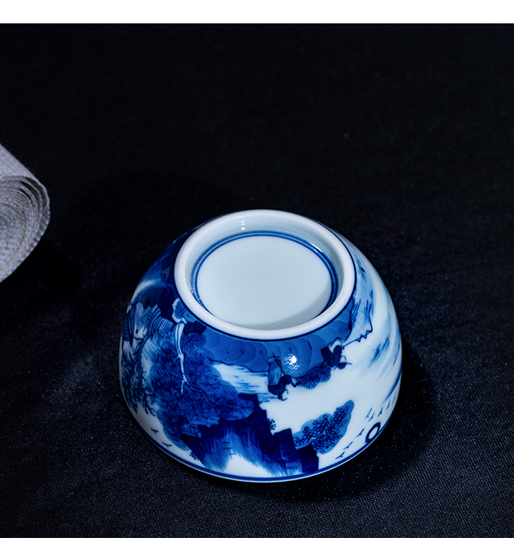 Jingdezhen blue and white landscape pure manual hand - made master cup sample tea cup noggin single CPU kung fu tea set with a gift