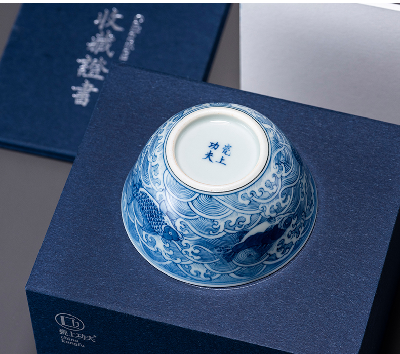 Jingdezhen blue and white master cup pure manual hand - made of high - end small tea cups like a duck to water blue and white porcelain sample tea cup