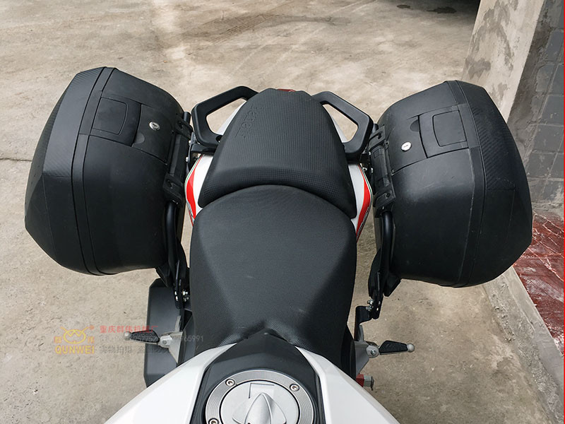 [群 伟] Qianjiang Benelli Huanglong BJ250 sửa đổi Xia De bên hộp khung đuôi hộp khung thân sau cánh - Xe máy Sopiler khung inox xe grande 2020