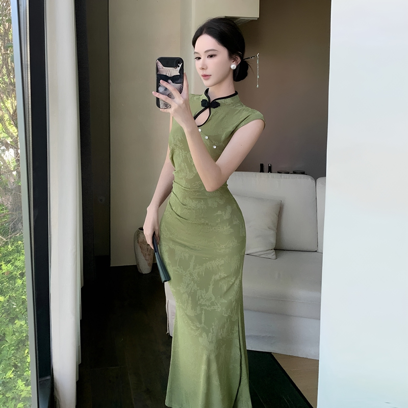 Retro Green Color-Enhancing Dark Floral Button Hollow-Out Improved Daily Cheongsam Dress Sexy Fishtail Elegant Slim-Fit Dress Retro Green Color-Enhancing Dark Floral Button Hollow-Out Improved Daily Cheongsam Dress Sexy Fishtail Elegant Slim-Fit Dress