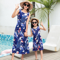 Girls parent-child dress girl Korean version of Korean Air Mother womens dress Princess Skirt Summer Dress Thin children Broken Flowers Beach Dress