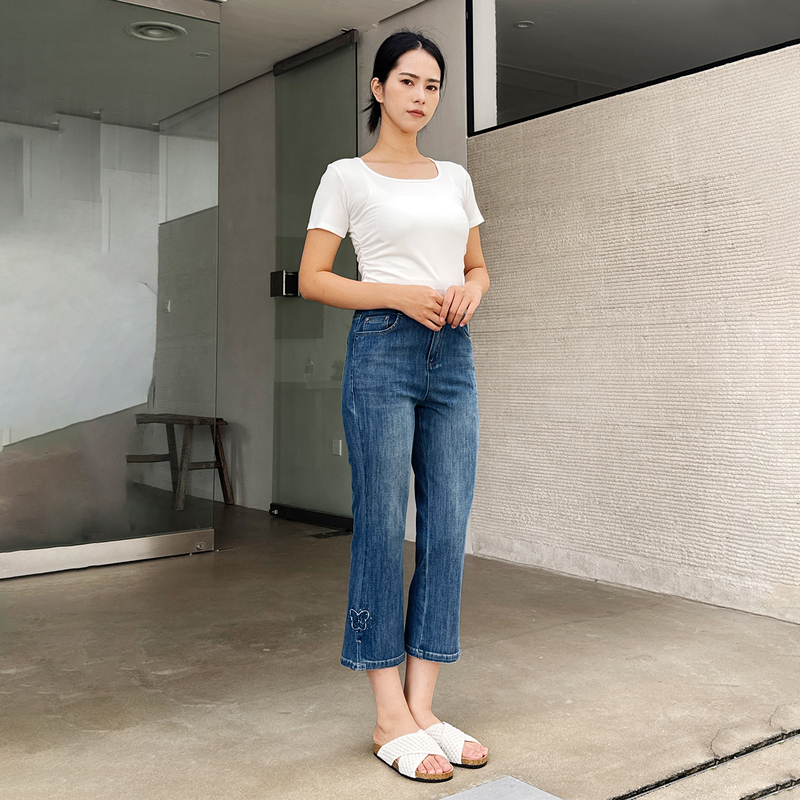 Xiangyayuan 2026 Summer New Style 100kg Plus Size High Waist Slimming Stretch Denim Flared Pants for Women 66012 Xiangyayuan 2026 Summer New Style 100kg Plus Size High Waist Slimming Stretch Denim Flared Pants for Women 66012